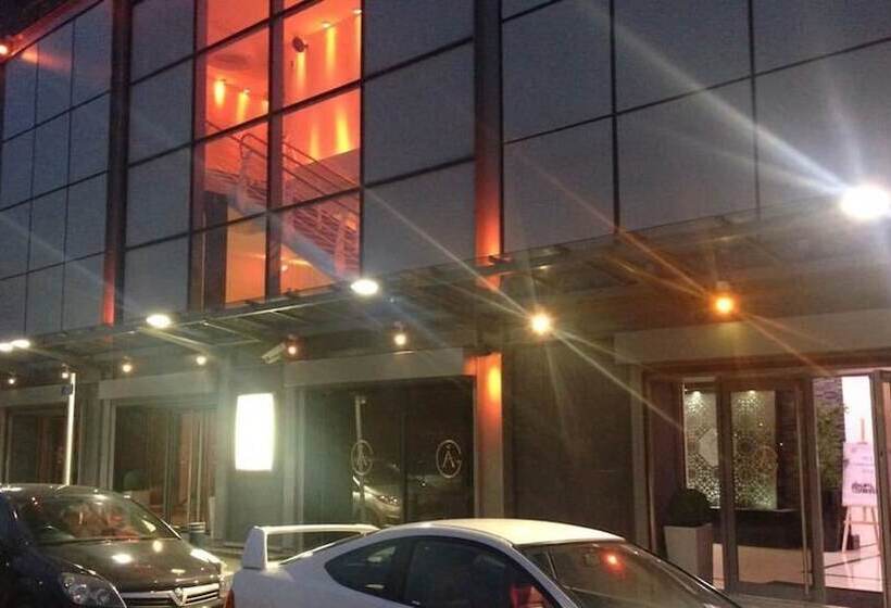 Hotel The Grand Astoria