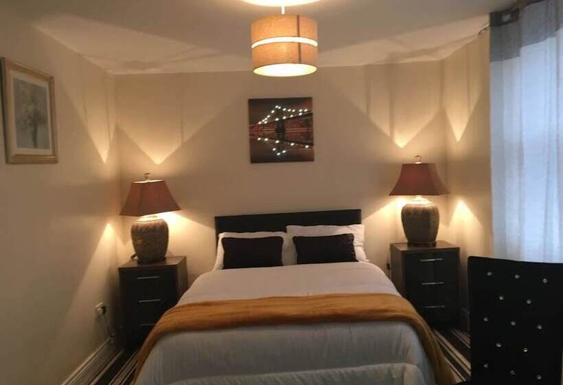 Hotel The Grand Astoria