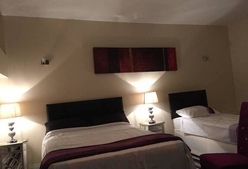 Hotel The Grand Astoria