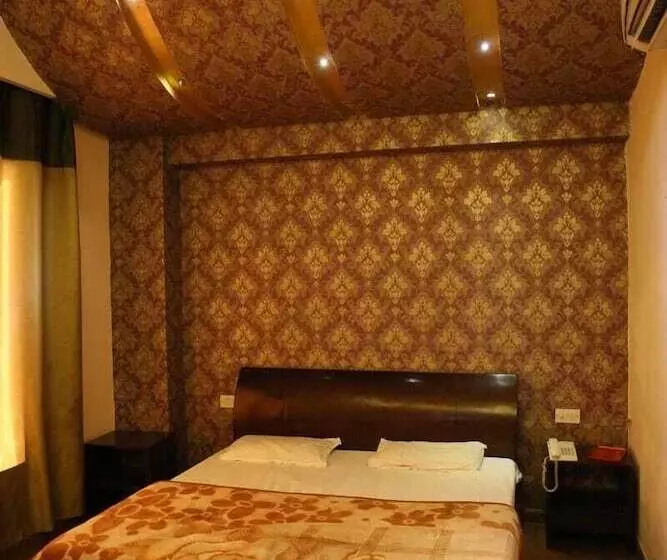 Sydney Grand Hotel & Resort