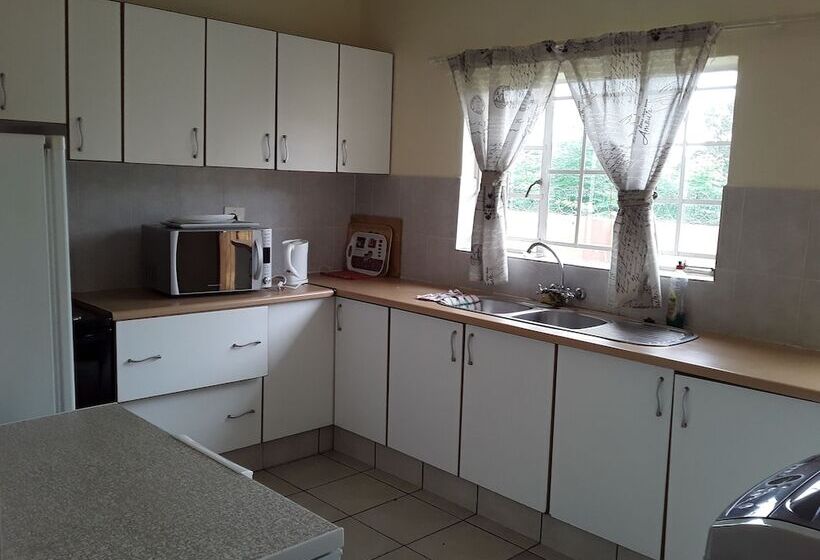 Vuya Nathi Bed And Breakfast