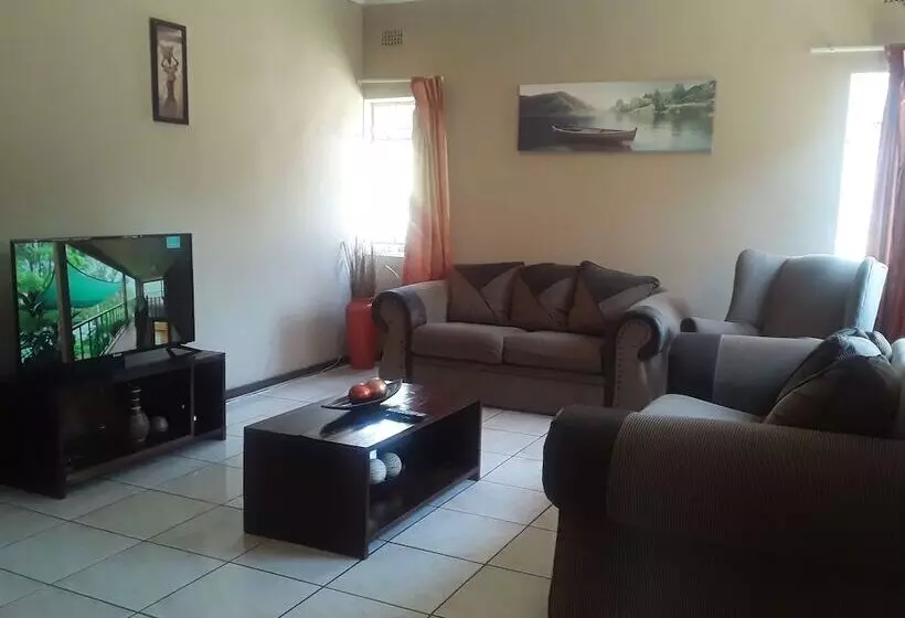 Vuya Nathi Bed And Breakfast