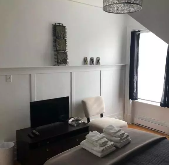 تختخواب و صبحانه E Hotel Des Grisons Par Aneyro