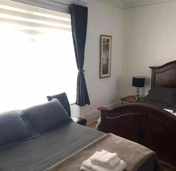 تختخواب و صبحانه E Hotel Des Grisons Par Aneyro