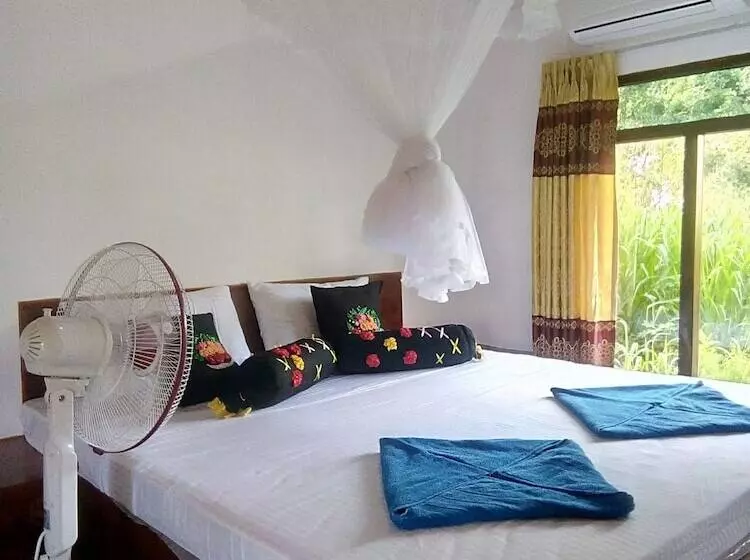 ベッドアンドブレックファースト Organic Farm Wish Prabha Lake View Homestay