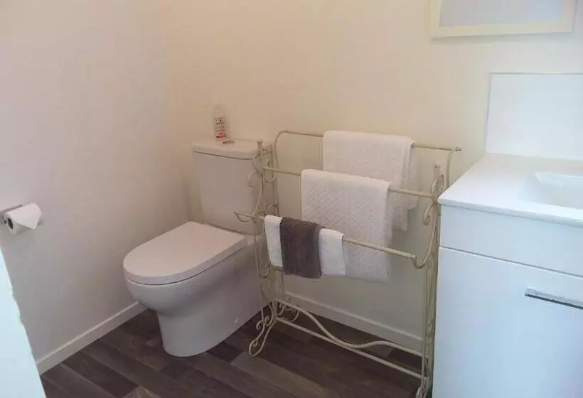 Chris And Dave's B & B