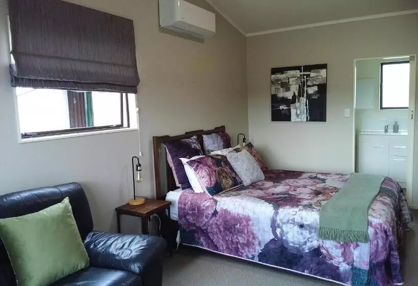 Chris And Dave's B & B