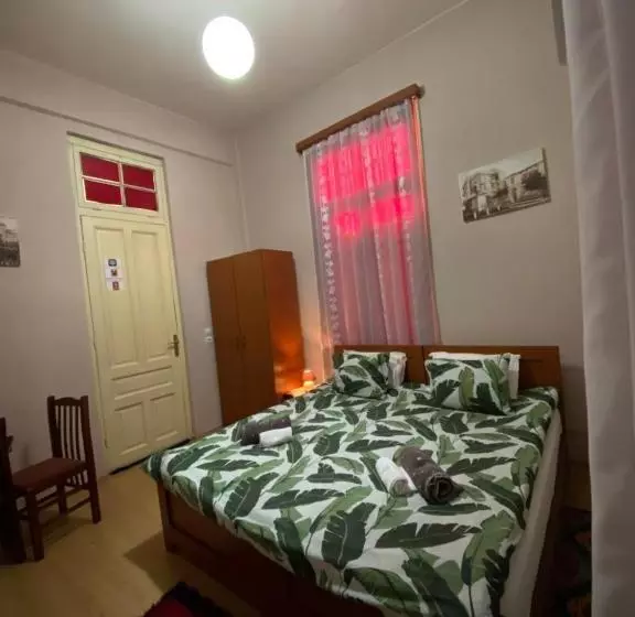 ホテル Korca City Rooms