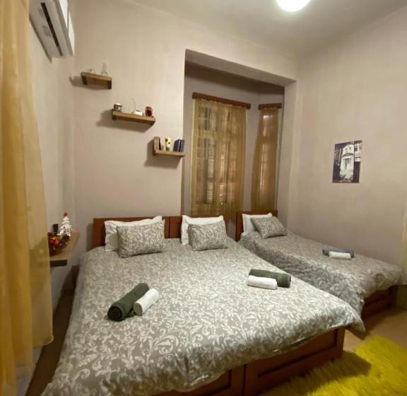 酒店 Korca City Rooms