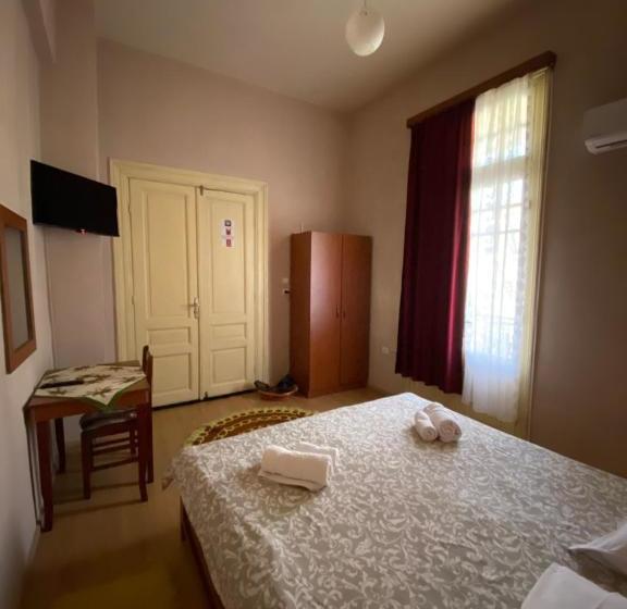 酒店 Korca City Rooms