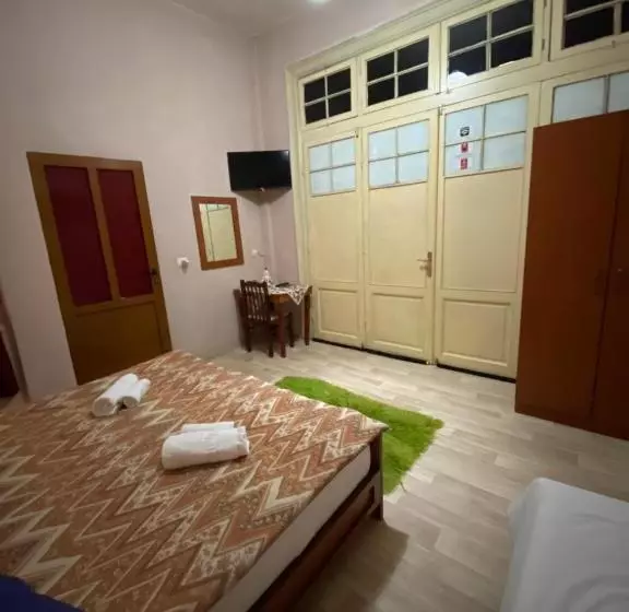 ホテル Korca City Rooms