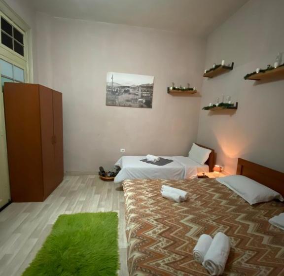 酒店 Korca City Rooms