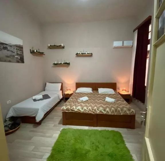 ホテル Korca City Rooms