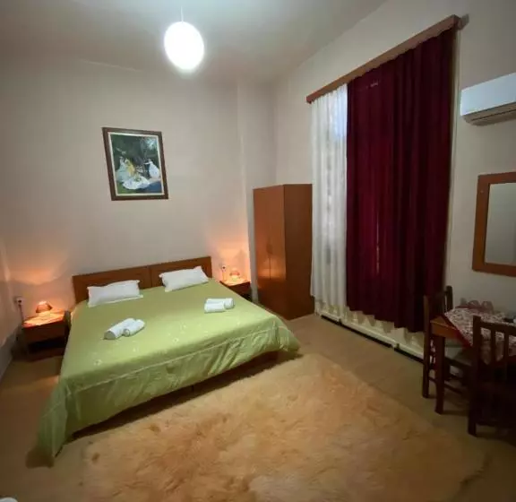 ホテル Korca City Rooms