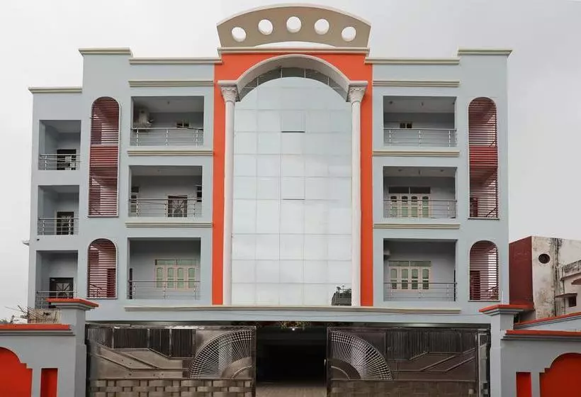 ホテル Oyo 166 Madhuram