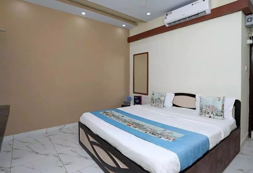 ホテル Oyo 166 Madhuram