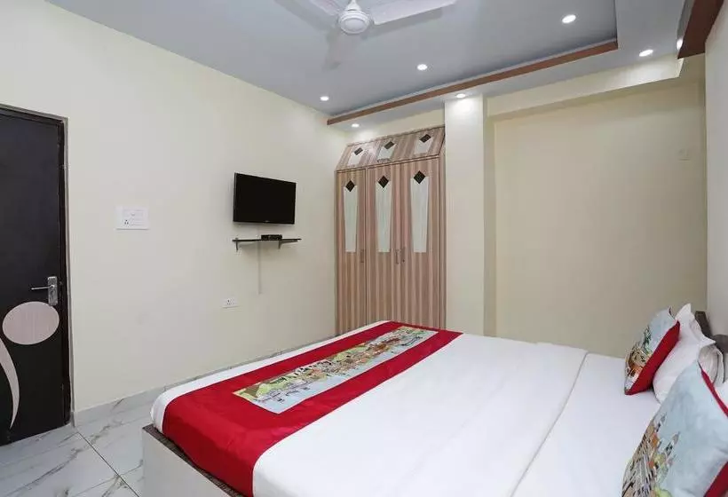 ホテル Oyo 166 Madhuram