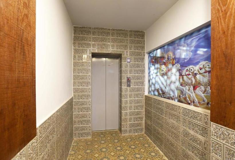 Hotel Oyo 166 Madhuram