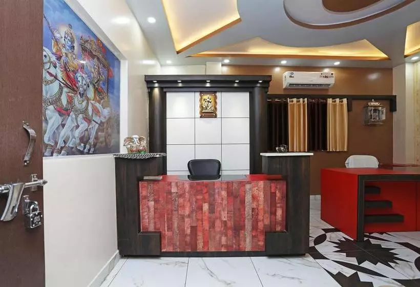 ホテル Oyo 166 Madhuram