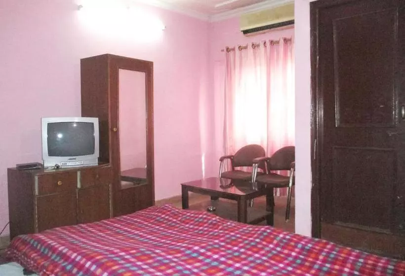 هتل Spot On 45932  Shiv Palace Spot