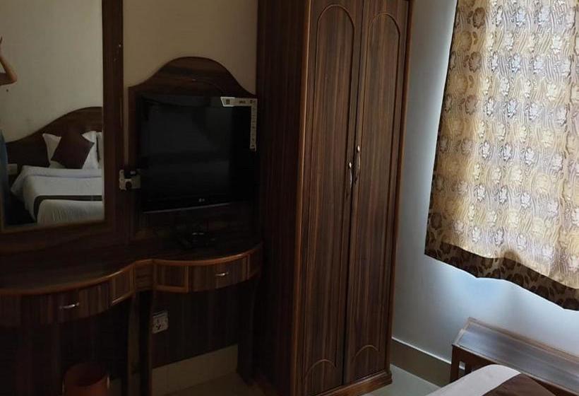 בית מלון כפרי The Zara Residency