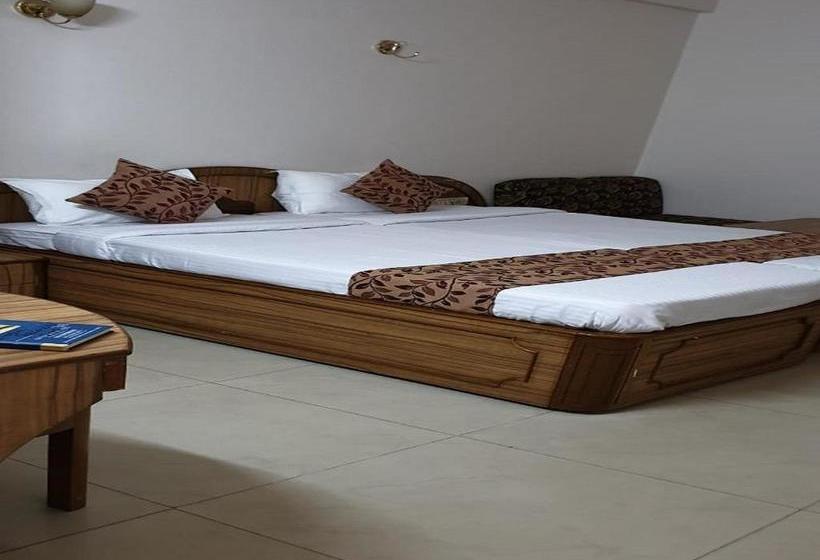 בית מלון כפרי The Zara Residency