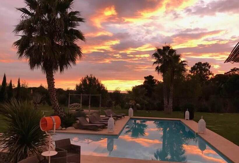 민박 Escapades Lointaines