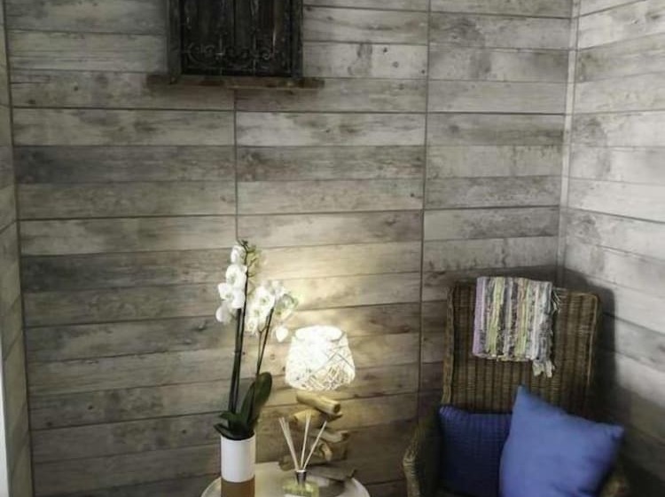 민박 Escapades Lointaines