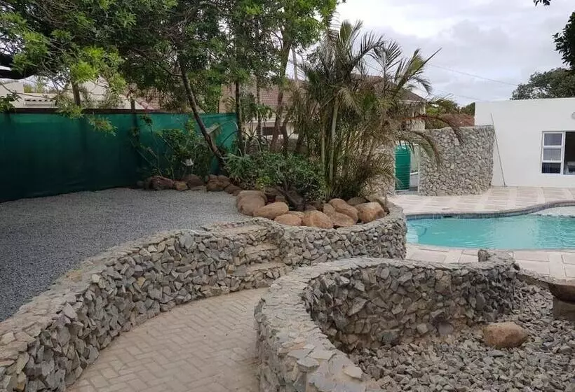 ベッドアンドブレックファースト Reef View Bnb