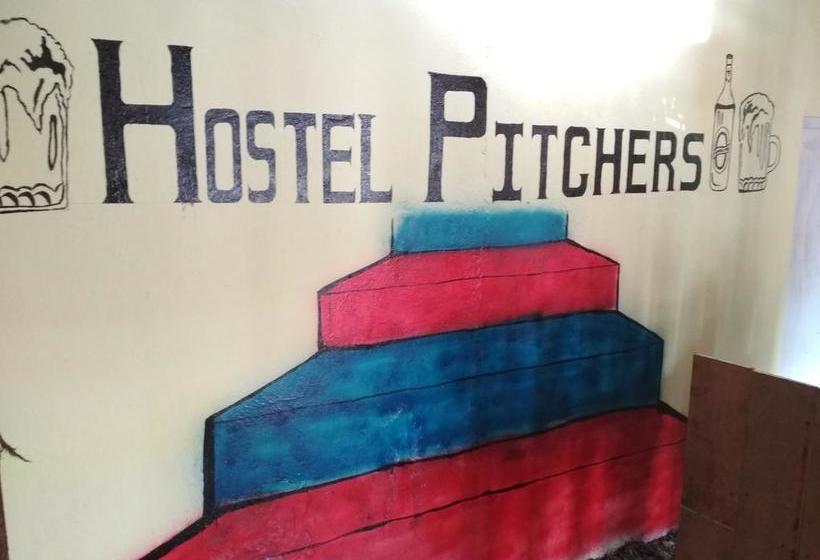 Hostel Pitchers