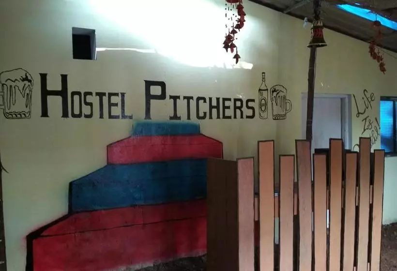 Hostel Pitchers