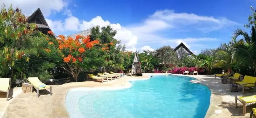 ホテル Breeze Residence Apartments