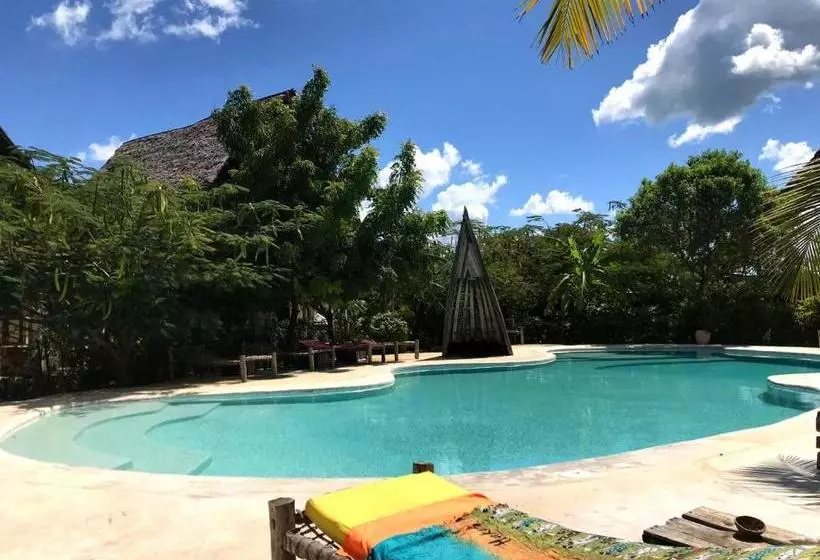 ホテル Breeze Residence Apartments