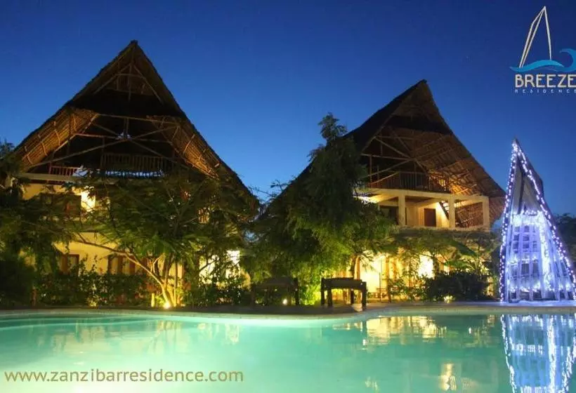 ホテル Breeze Residence Apartments