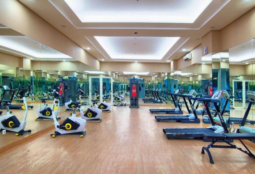 בית מלון כפרי Golden Tulip Essential Makassar