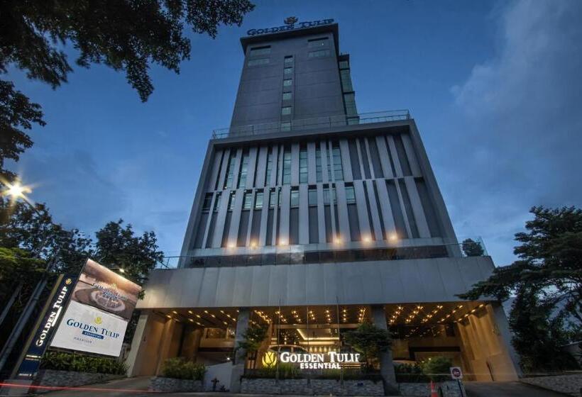 בית מלון כפרי Golden Tulip Essential Makassar