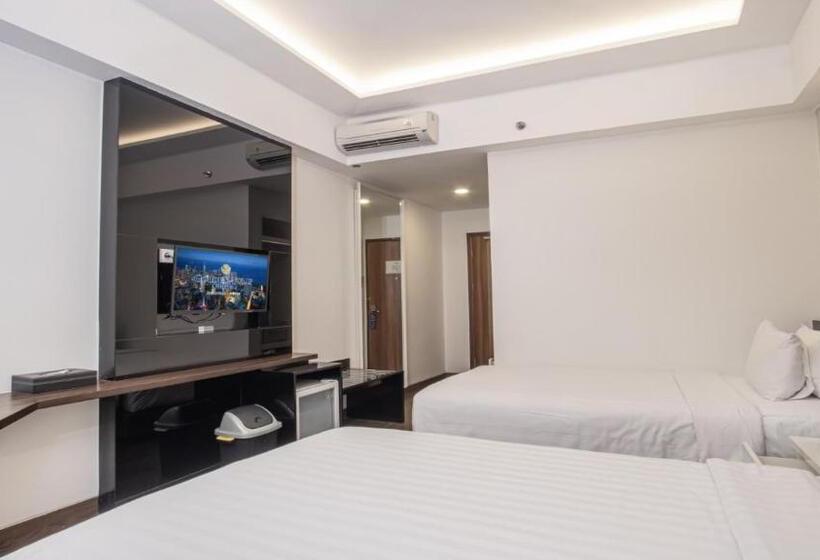 בית מלון כפרי Golden Tulip Essential Makassar