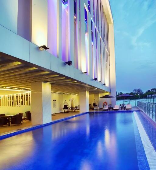 בית מלון כפרי Golden Tulip Essential Makassar