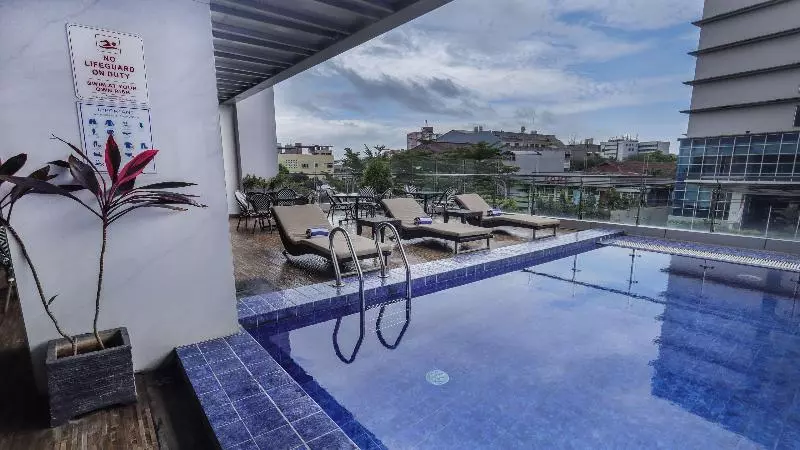 ホテル Golden Tulip Essential Makassar