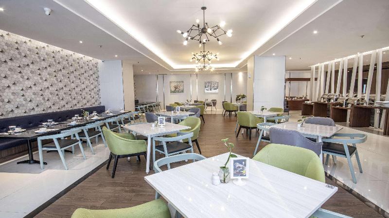 בית מלון כפרי Golden Tulip Essential Makassar