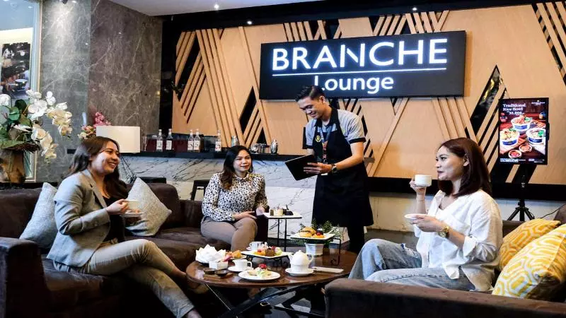 ホテル Golden Tulip Essential Makassar