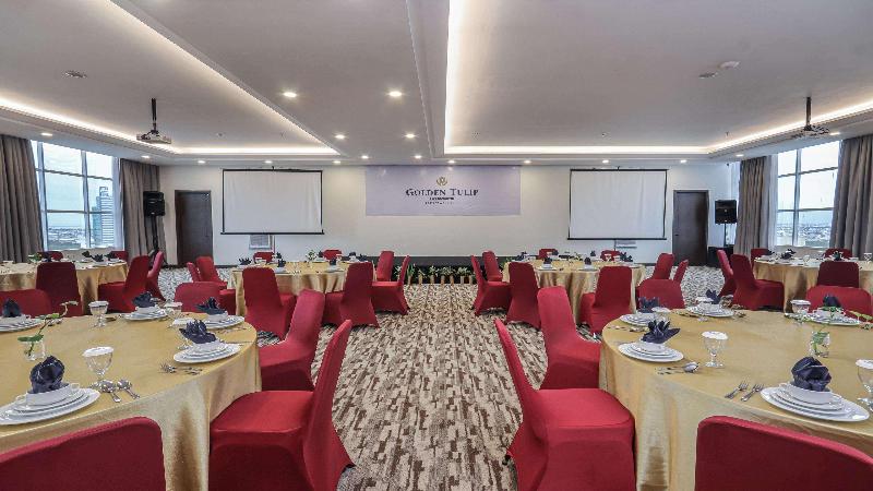 בית מלון כפרי Golden Tulip Essential Makassar