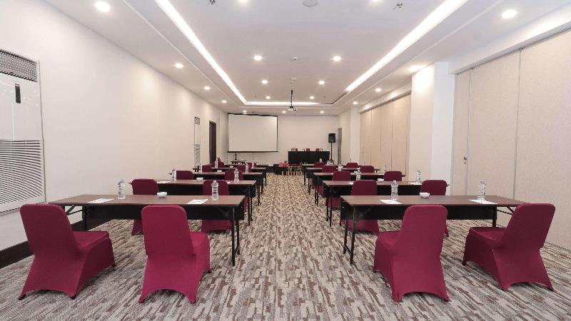 בית מלון כפרי Golden Tulip Essential Makassar