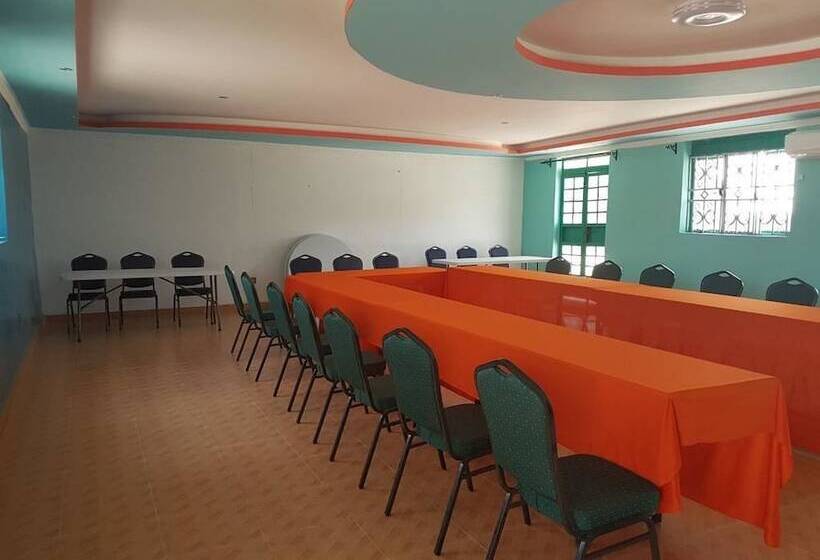 هتل Sanfields Lodwar Camp