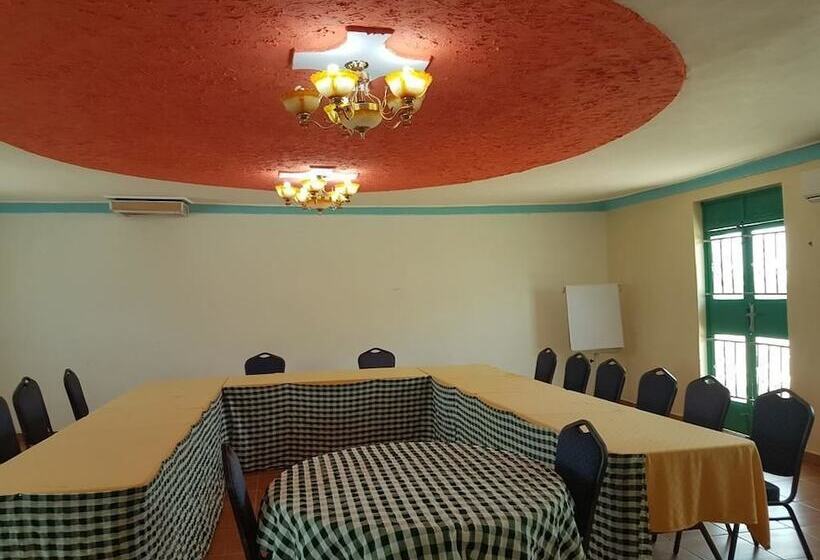 هتل Sanfields Lodwar Camp