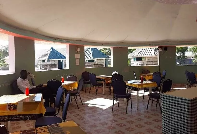 هتل Sanfields Lodwar Camp