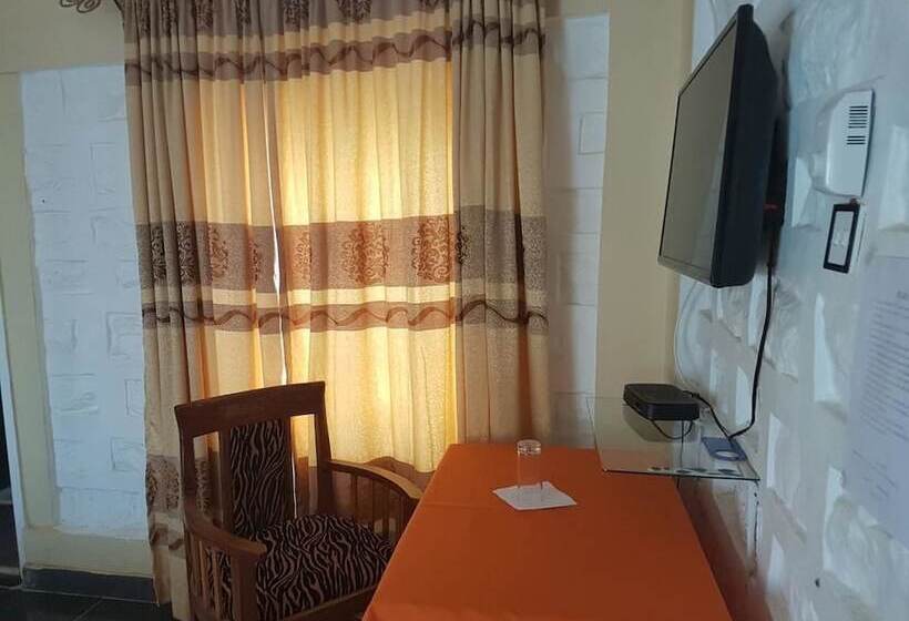 هتل Sanfields Lodwar Camp