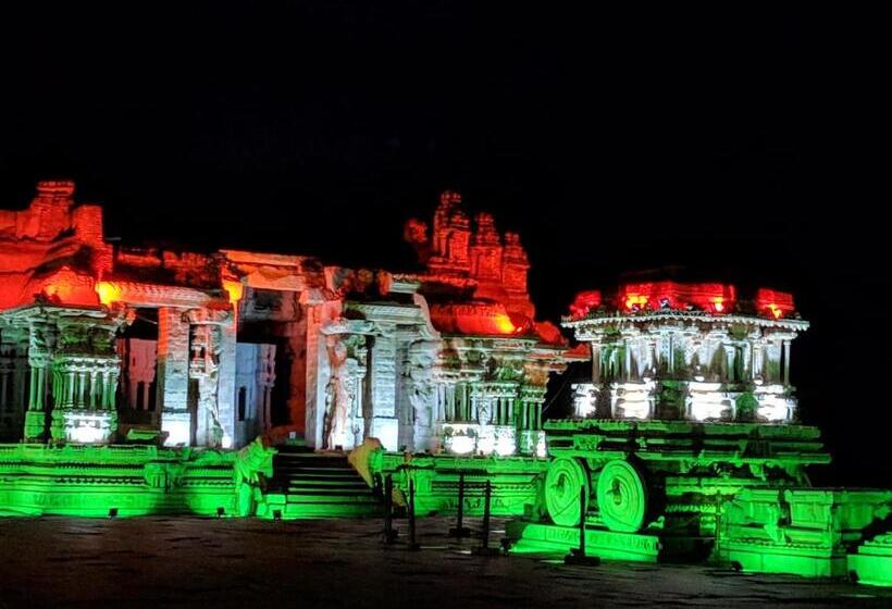 Hotel Varsha Hampi