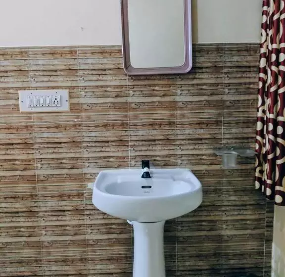 ホテル Varsha Hampi