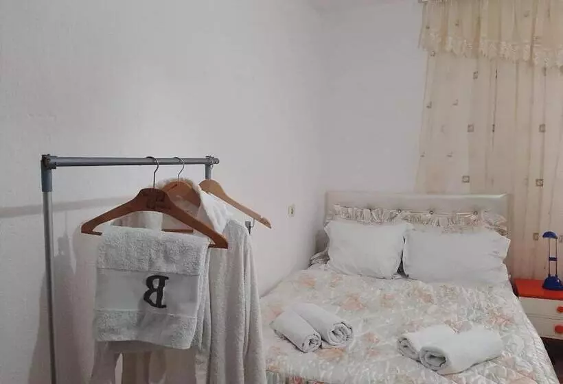تختخواب و صبحانه Vrenjo Guesthouse